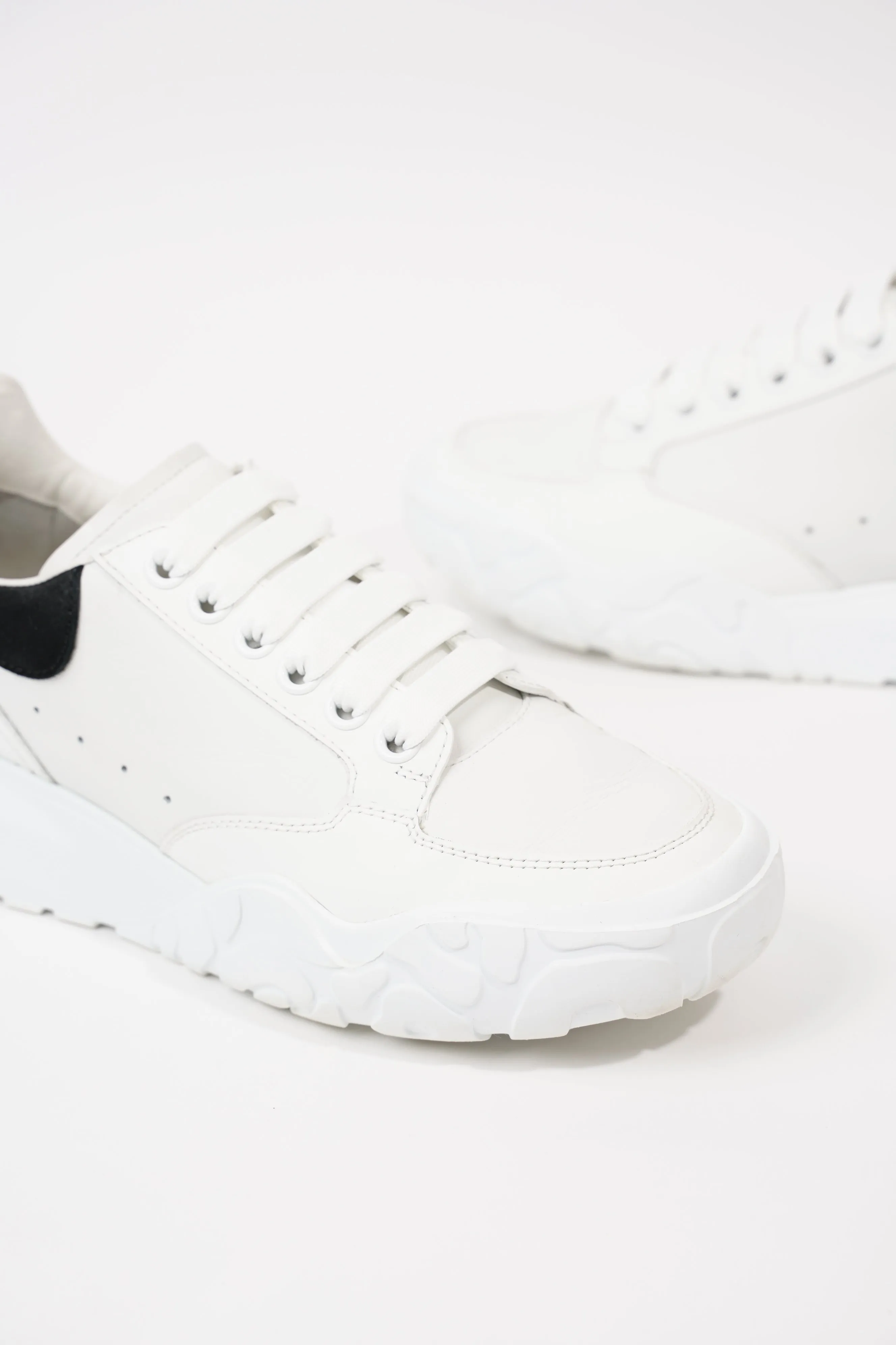 Alexander McQueen Womens Court Sneaker White / Black EU 38 / UK 5