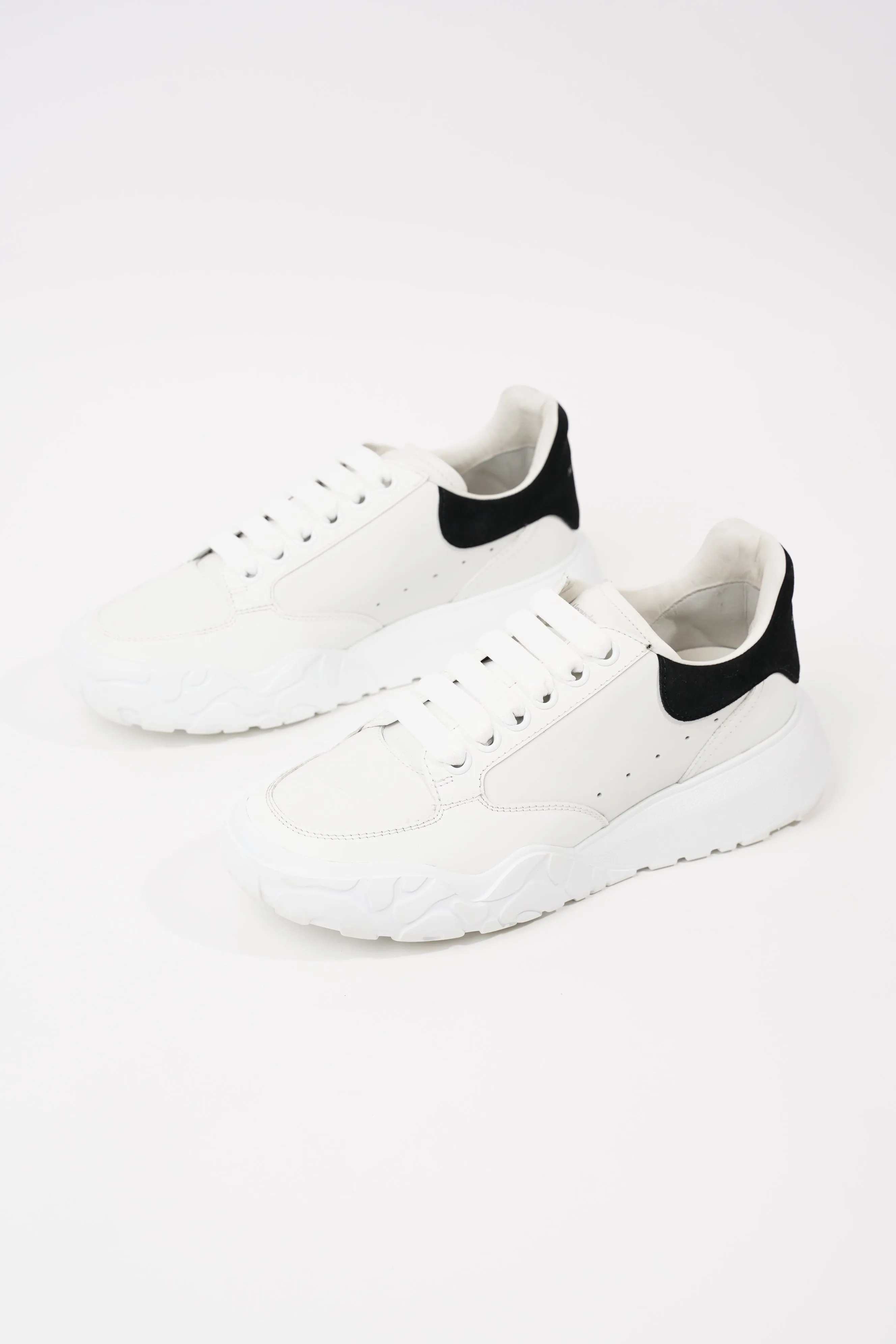 Alexander McQueen Womens Court Sneaker White / Black EU 38 / UK 5