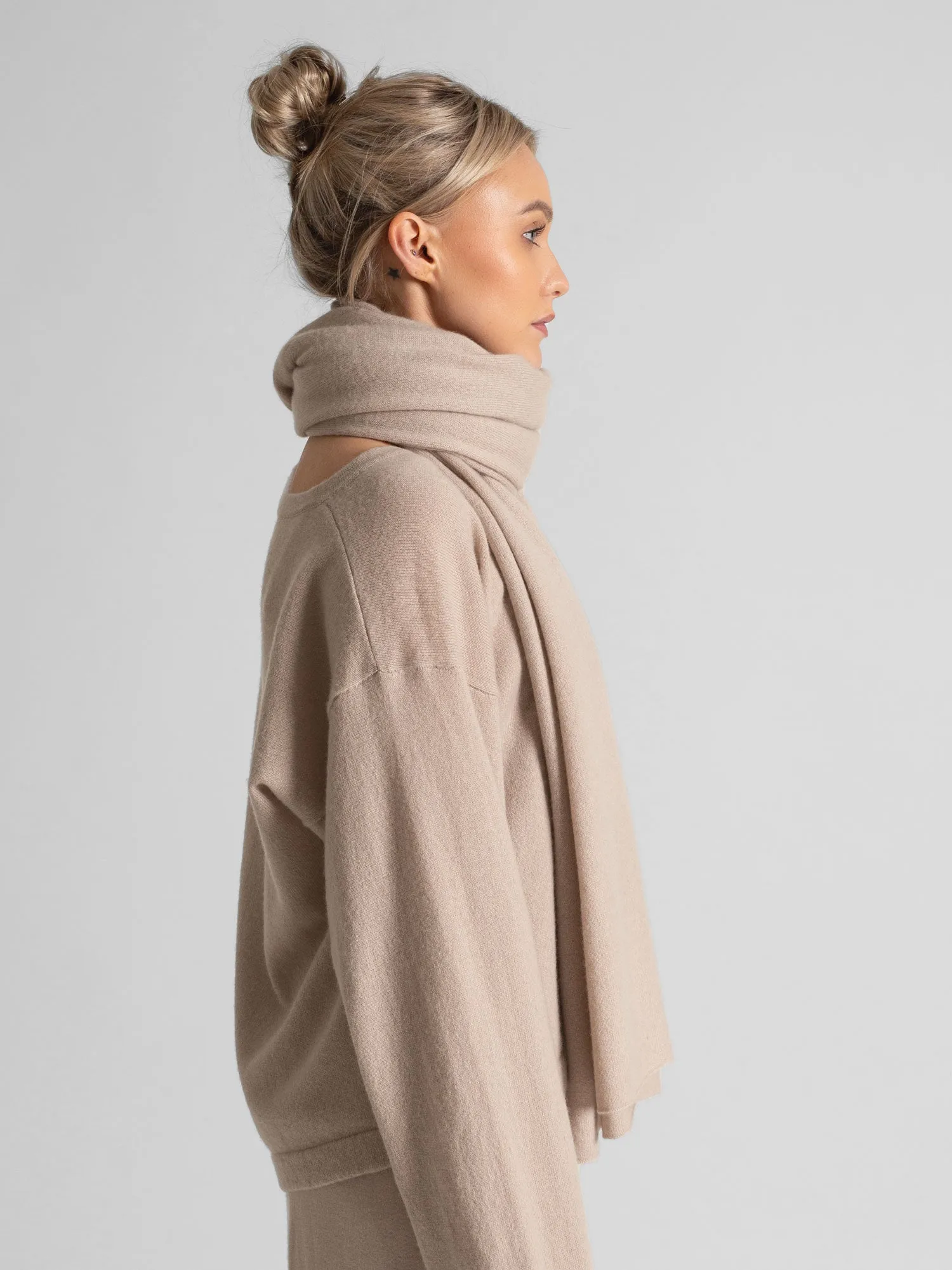 Cashmere scarf "Signature" - feather