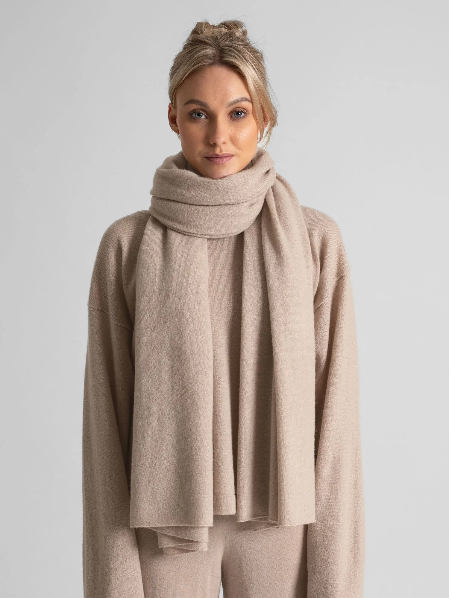 Cashmere scarf "Signature" - feather