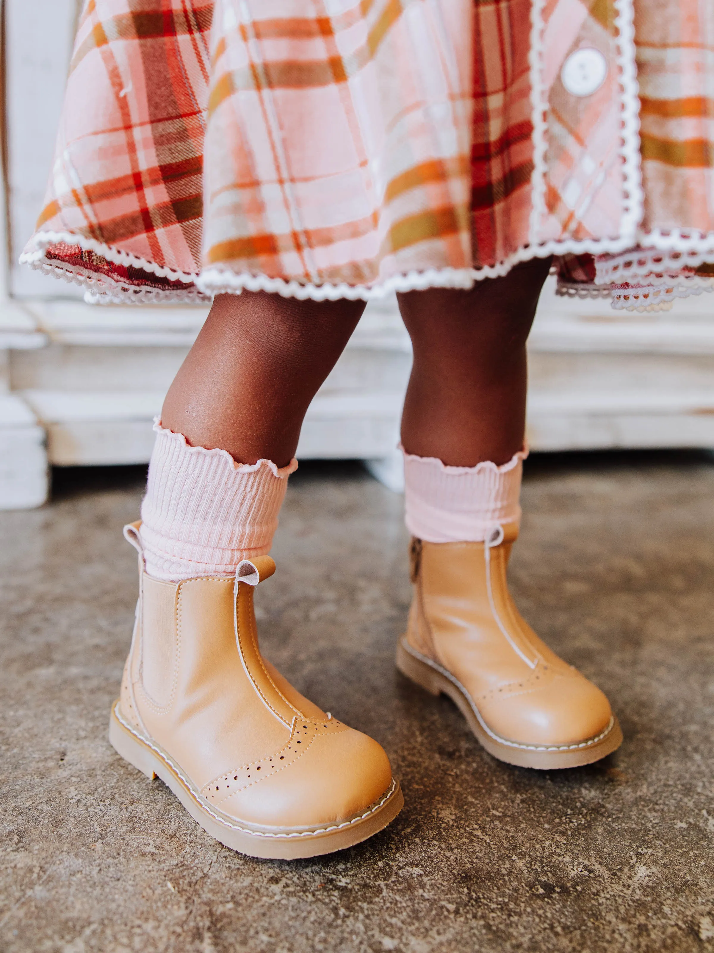 Classic Chelsea Boots - Camel