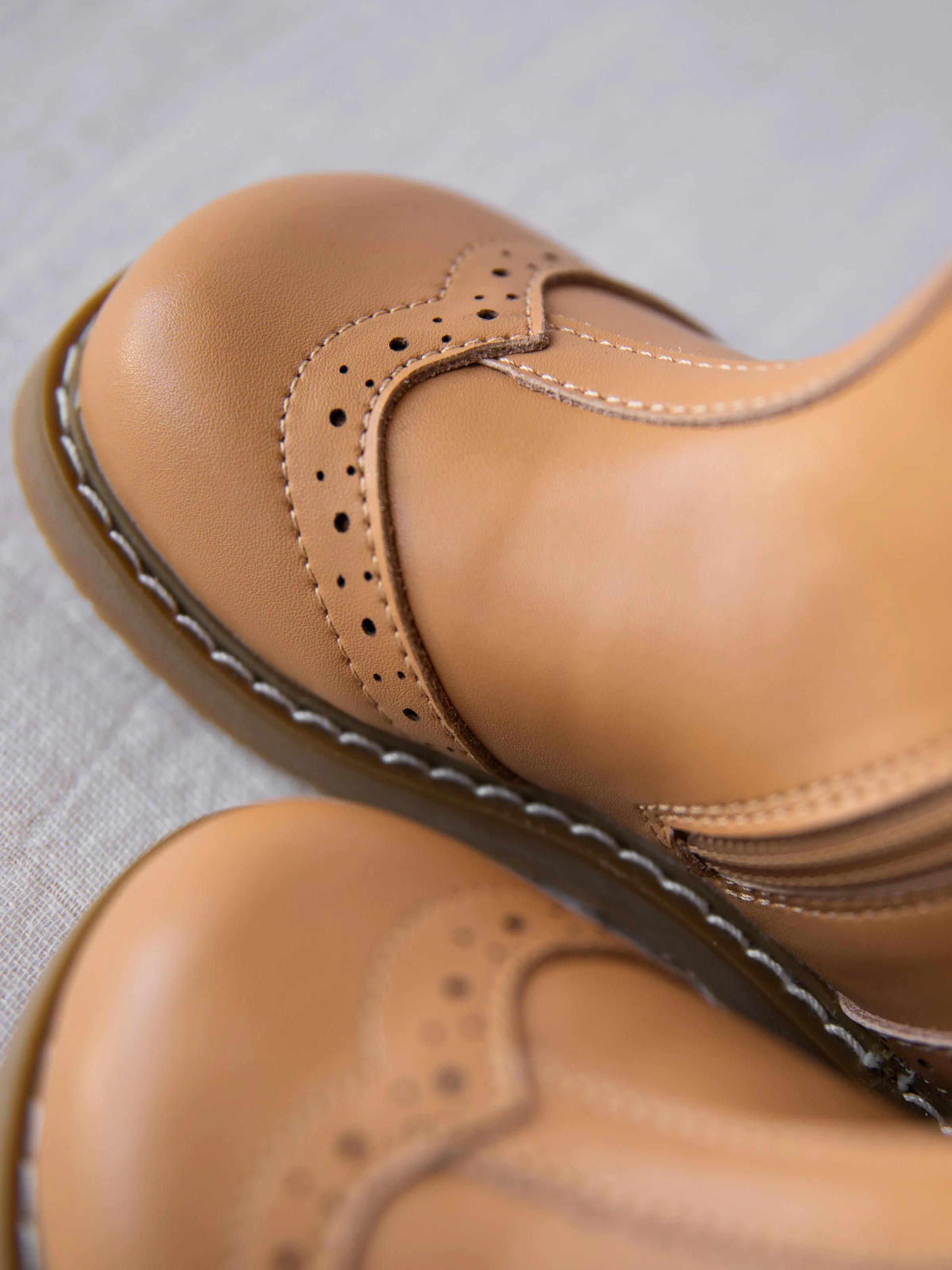 Classic Chelsea Boots - Camel