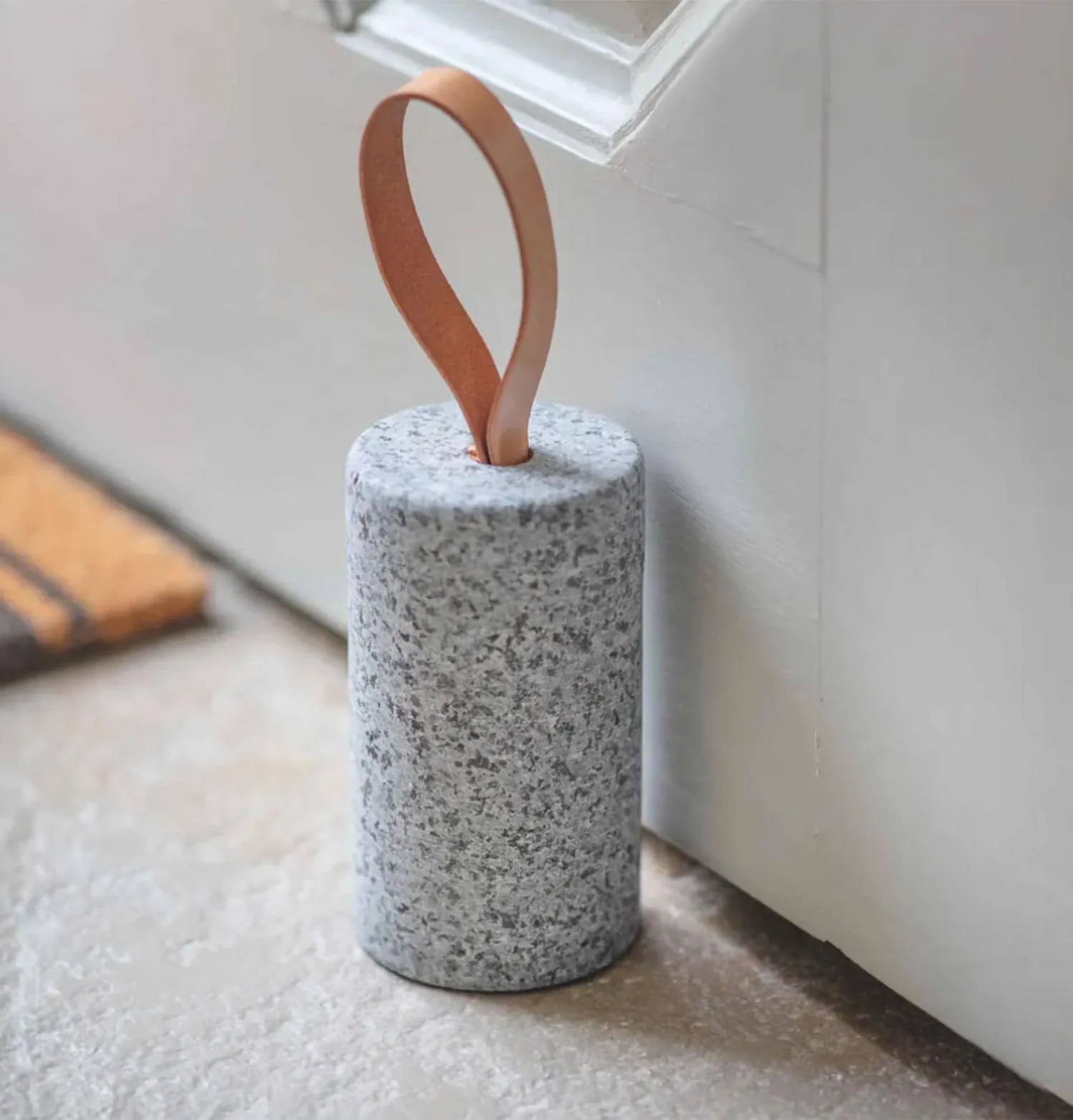 Garden Trading Alstone Doorstop – Raw Granite