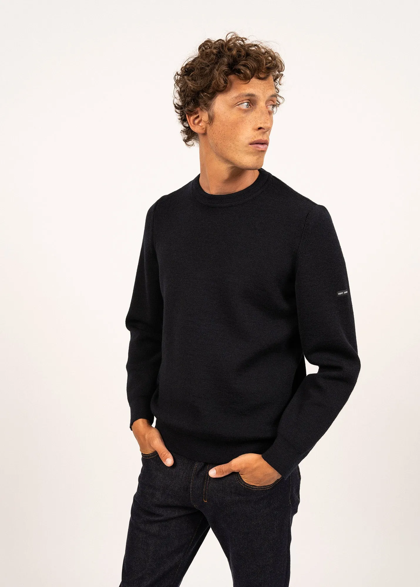 Locronan round neck jumper - in pure new wool (NAVY)