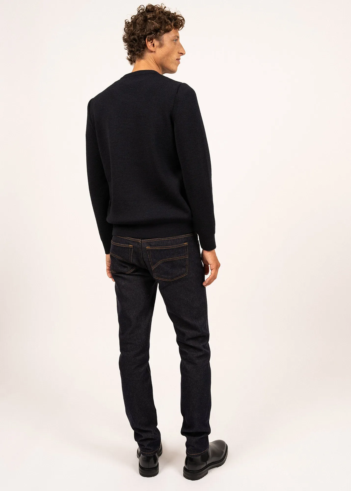 Locronan round neck jumper - in pure new wool (NAVY)