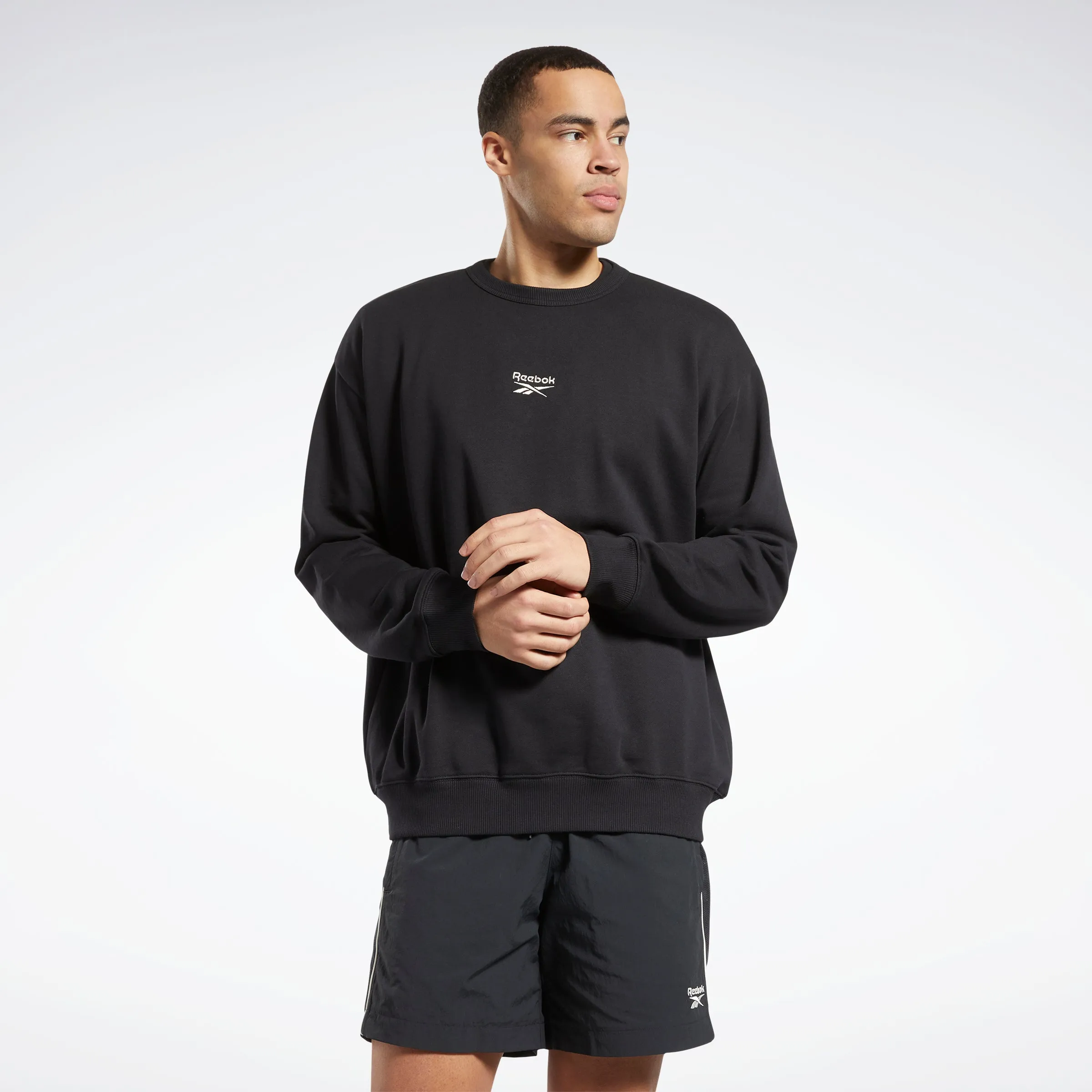 Reebok Apparel Men Classics Small Vector Crew Sweatshirt Black