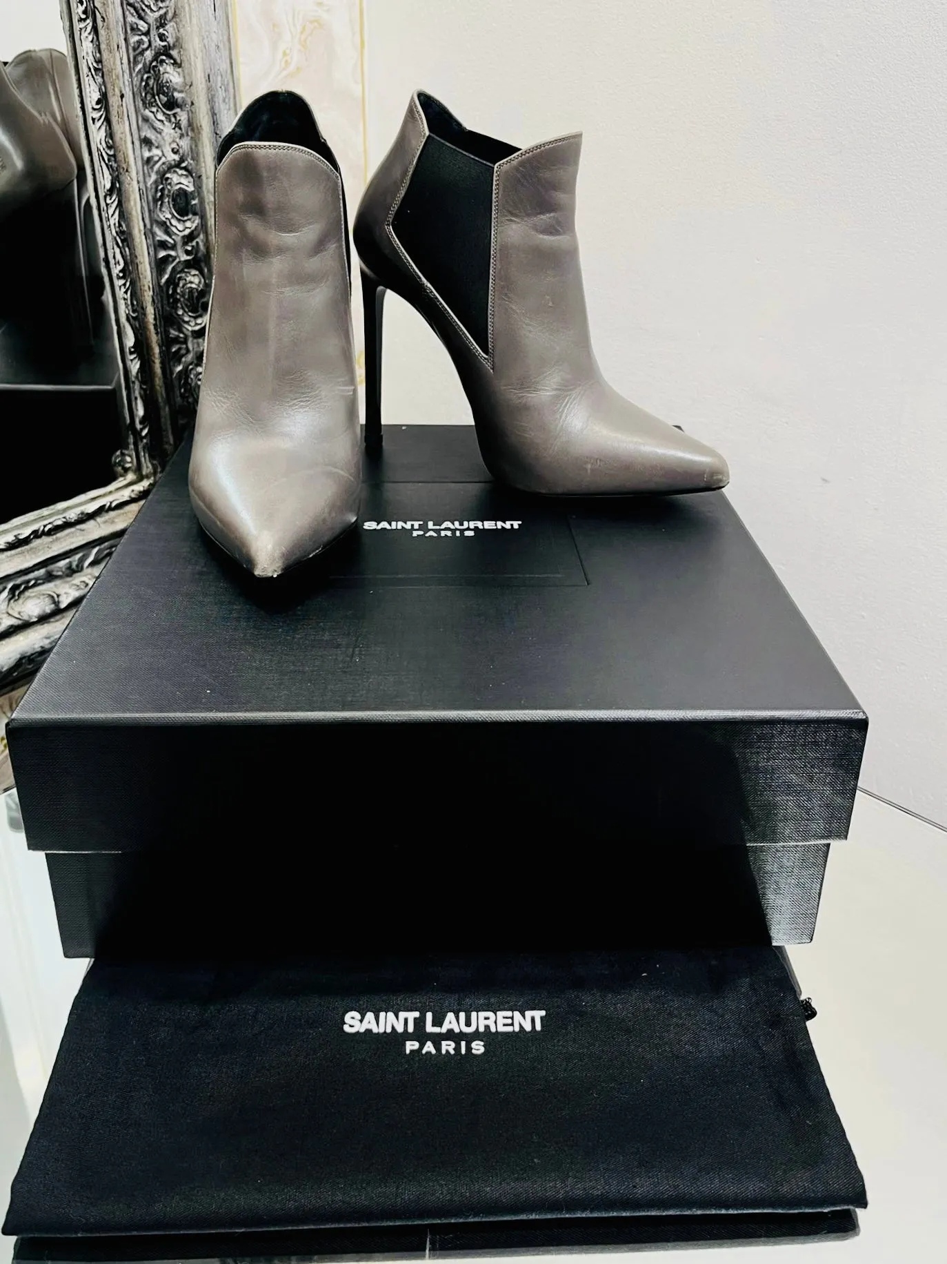 Saint Laurent Leather Ankle Boots. Size 35.5